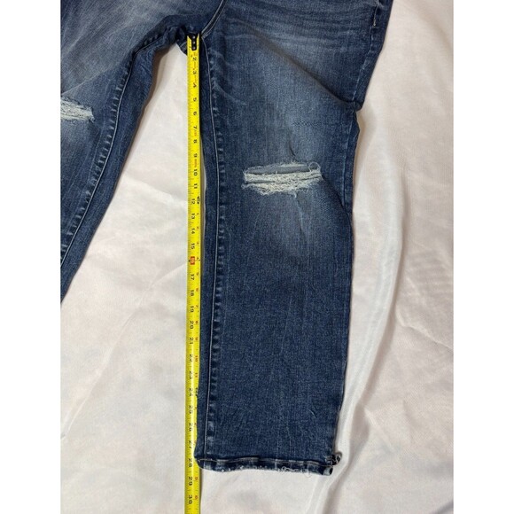 Lane Bryant High rise Pull on Straight fit Jean Size 20S Medium wash distressed - Picture 9 of 9